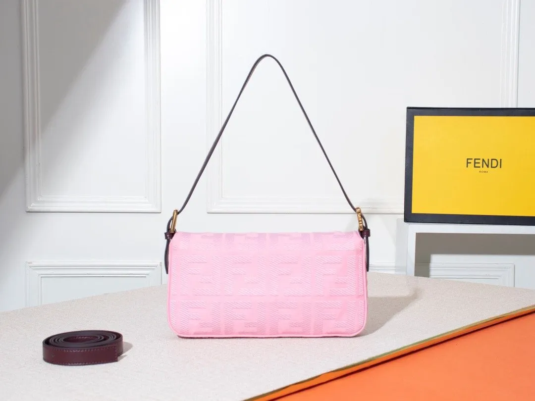EN   Designer bags by Fendi 079