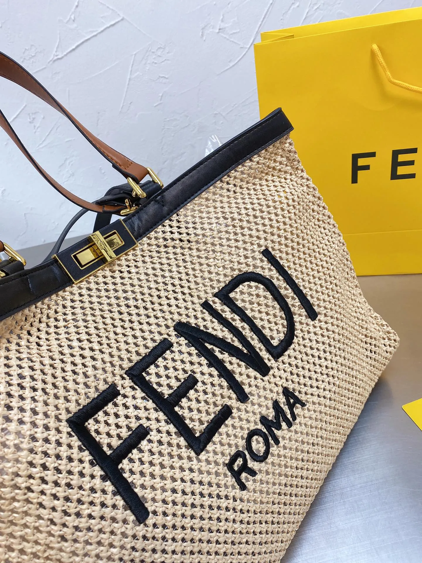 EN   Designer bags by Fendi 114