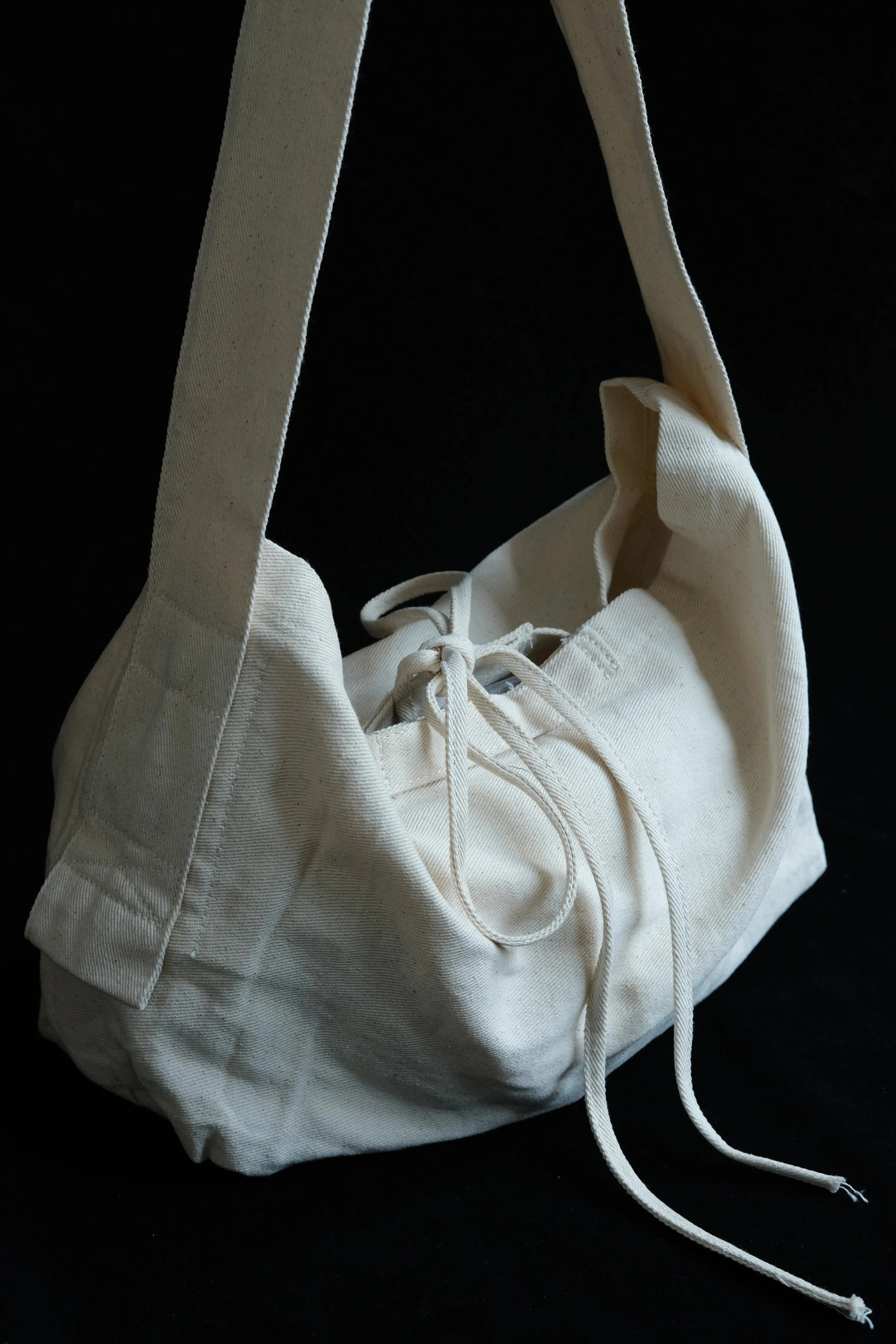 Lace canvas bag cream white